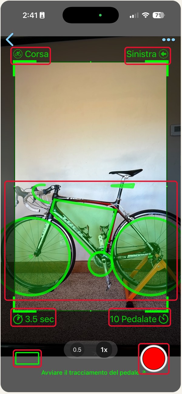 La schermata di registrazione, vista laterale, con sette comandi riquadrati: tipo di bici, direzione, la sagoma verde della bici, durata massima, ritardo di registrazione, l'aiuto per l'allineamento e il pulsante di registrazione.