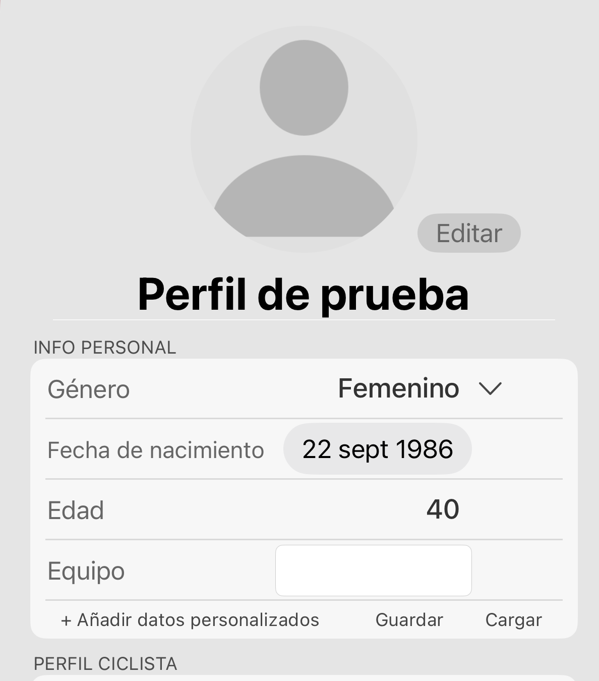Un perfil de prueba con un campo personalizado, Equipo, agregado en Info personal. Guardar convierte los campos del bloque en una plantilla.